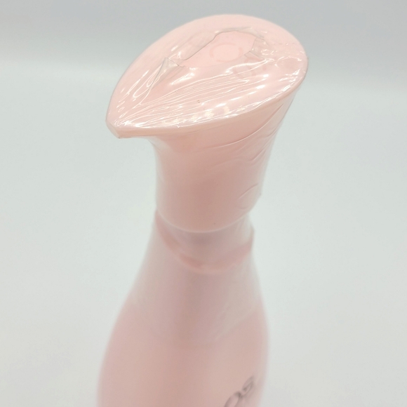 EOS Body Lotion Berry Blossom Fast Absorbing, 24hr Hydration (11.8 fl oz) Sealed - Picture 3 of 3